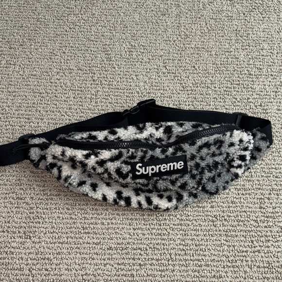 Supreme Black and Gray Leopard Patterned Fleece Waist Bag Fanny Pack - Picture 1 of 5